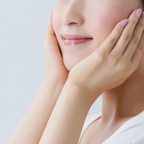 シミ、シワでお悩みの方におすすめの生コラーゲン化粧品。