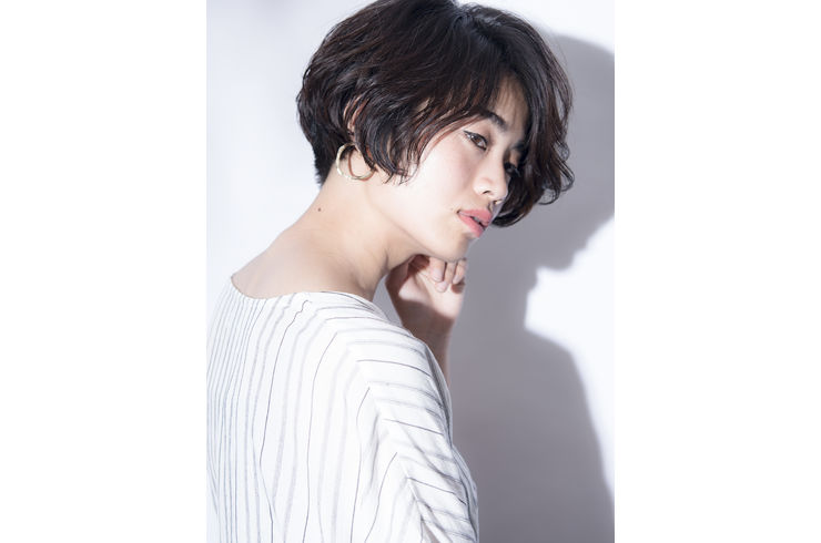 ベース型　前下がりショート　パーマ