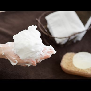 メンズにもおすすめ！毛穴やニキビに効果的な泡だてないクレイ洗顔