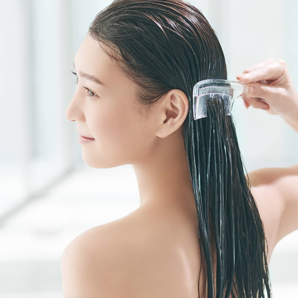 ツヤ髪とは、「光が反射する髪」知っていましたか？「髪にツヤが出ると、５歳若返り３キロやせて見える