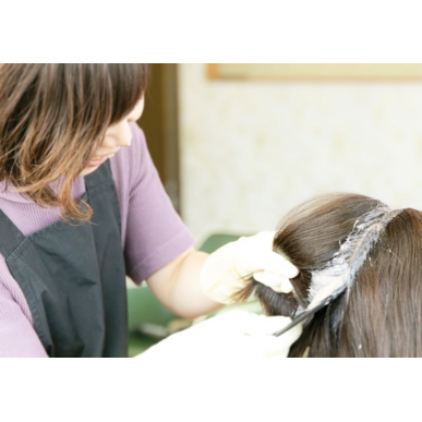 カラー専門店ってどんなところ？- カラー専門店への一歩が、未経験美容師の新たな可能性を拓く -