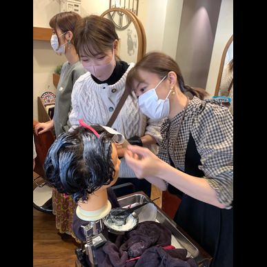 美容師として自身が成長できないことへの不安を解消する方法はありますか？